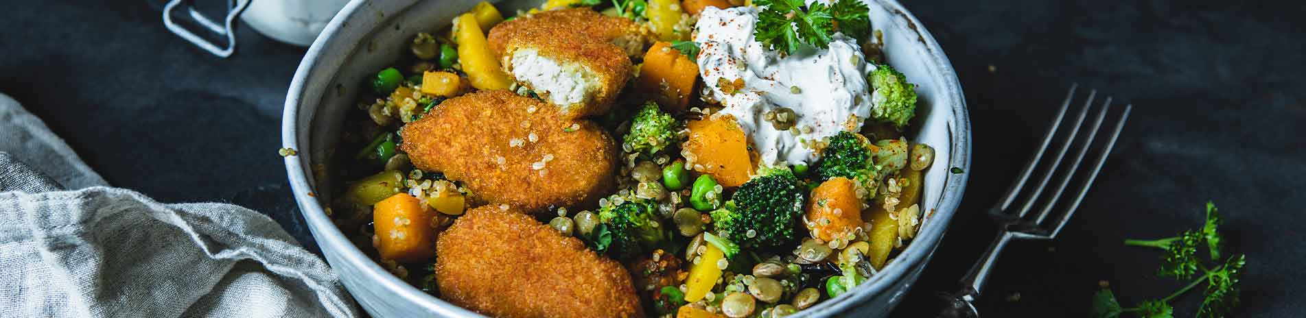 pompoen quinoa bowl met vegetarische nuggets