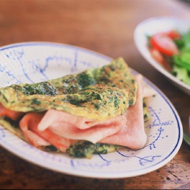 Spinazie omelet met ham en kaas